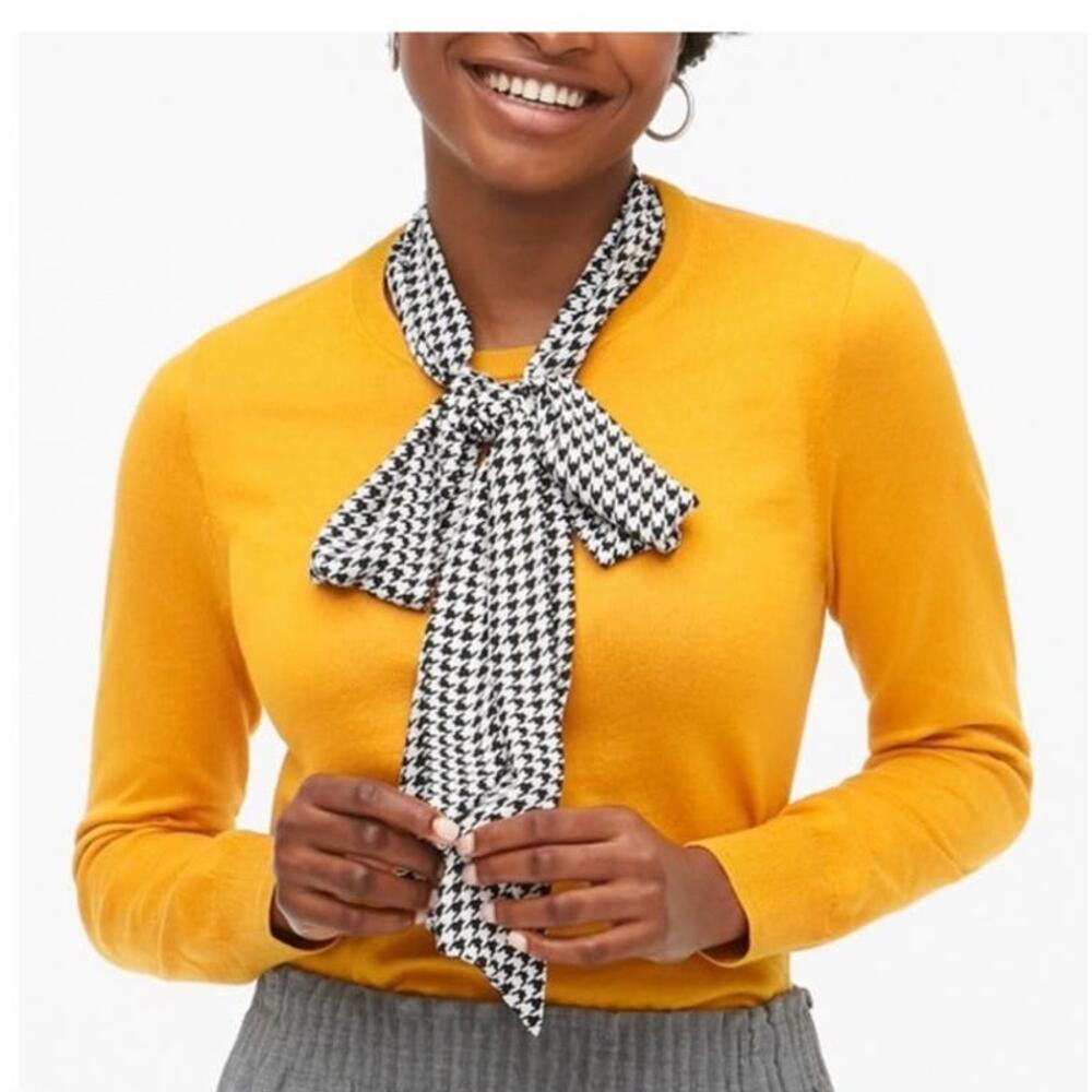 NWT J. Crew Re Imagined Mustard crewneck sweater Houndstooth scarf size medium